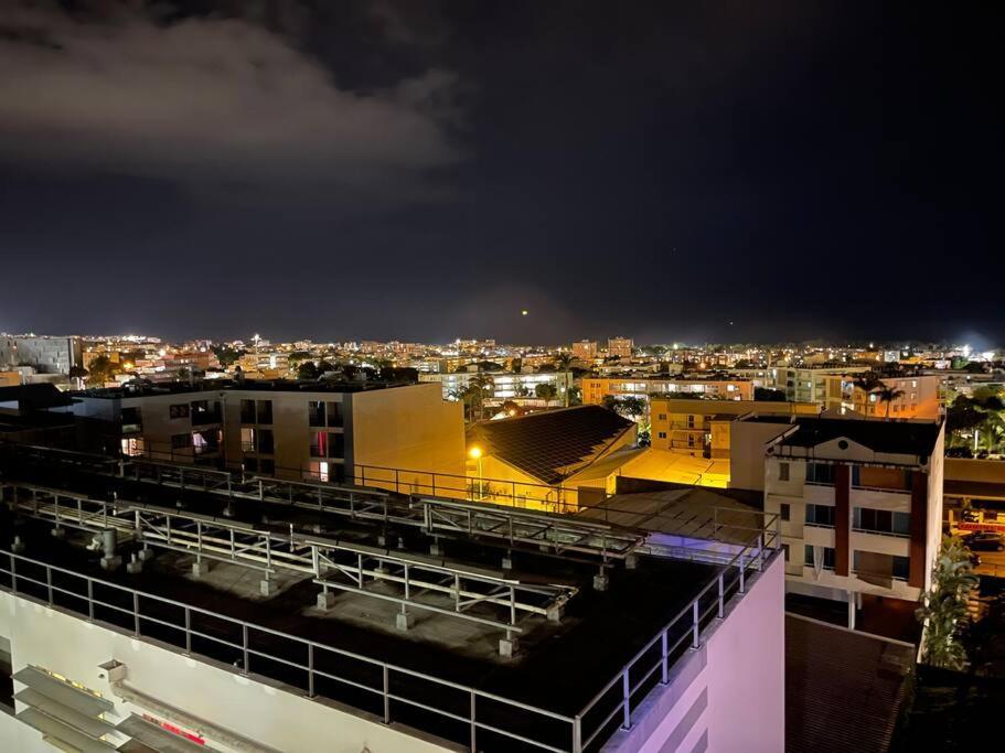 Immense Studio 51 Jusqu'A 4 Personnes Avec Vue Mer Saint-Denis Exteriör bild