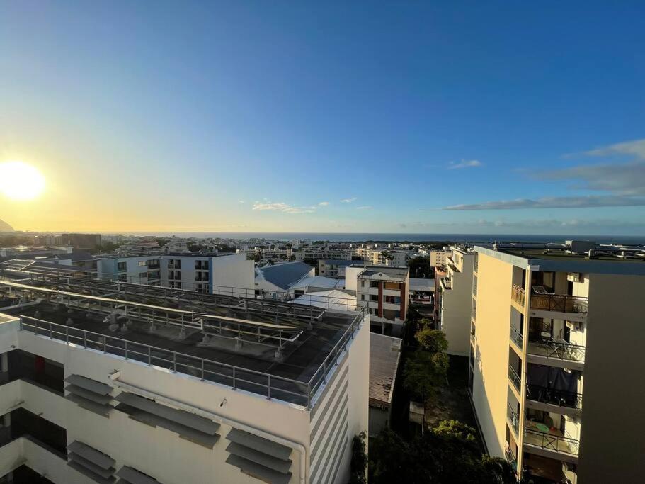 Immense Studio 51 Jusqu'A 4 Personnes Avec Vue Mer Saint-Denis Exteriör bild