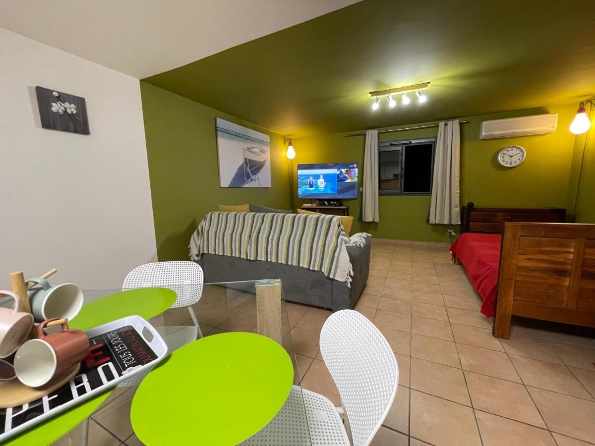 Immense Studio 51 Jusqu'A 4 Personnes Avec Vue Mer Saint-Denis Exteriör bild